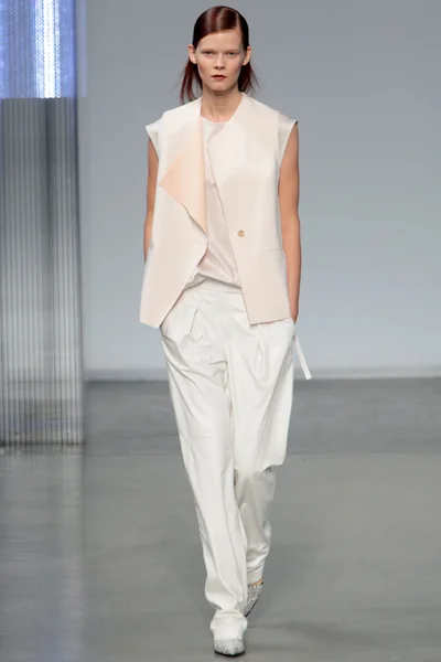 Look 12